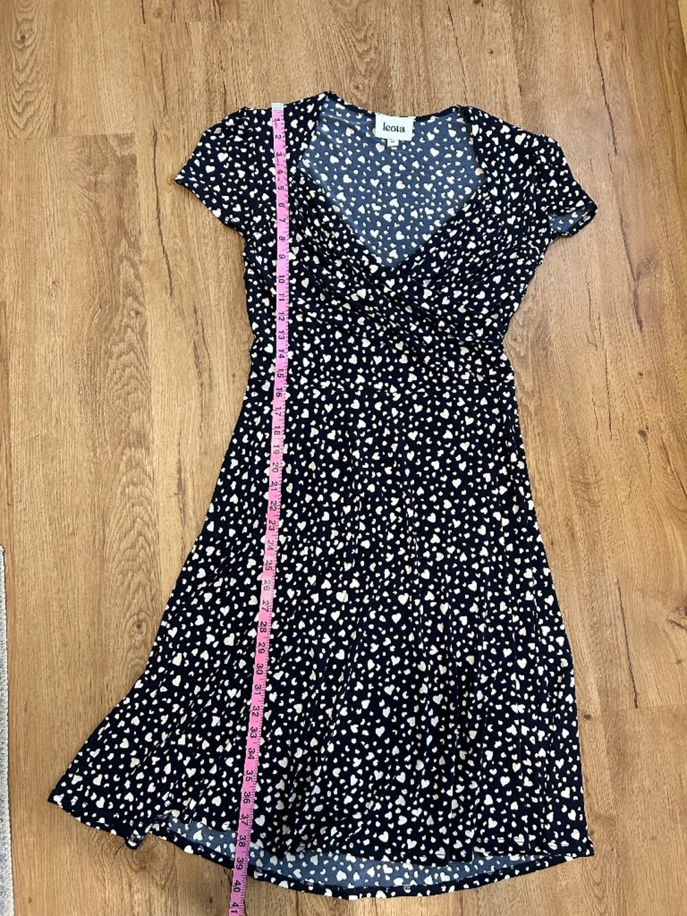 Leota Black White Heart Print Faux Wrap Dress Medium Fit & Flare Stretch Chic - Picture 7 of 9